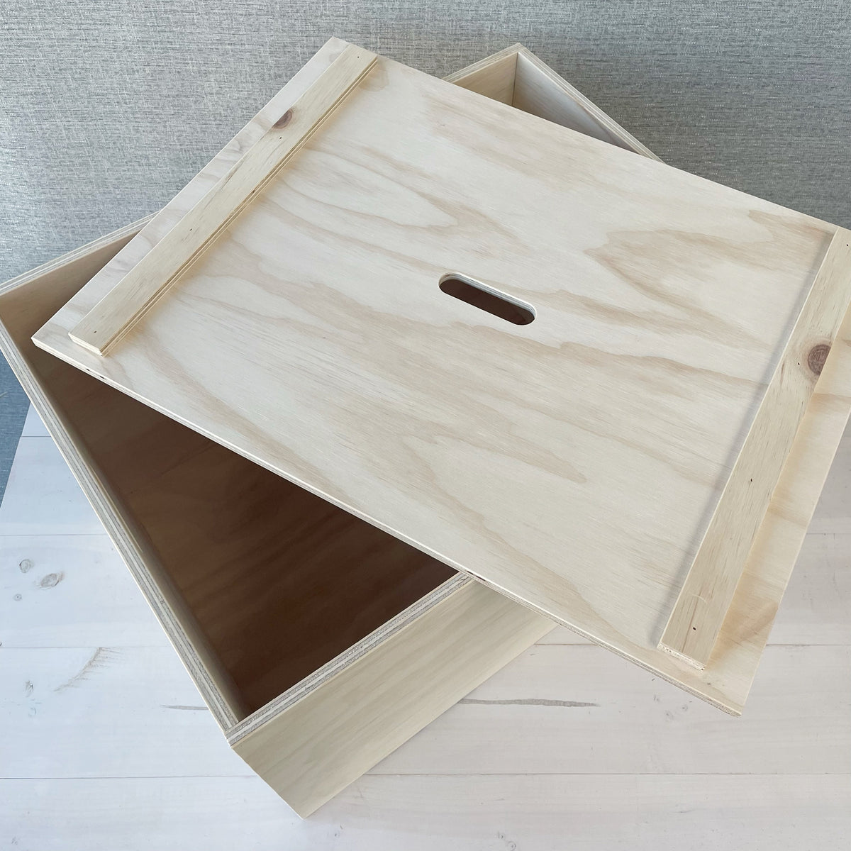 BLANKET STORAGE BOX
